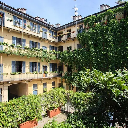 Le Due Corti Milano Bed & Breakfast 3*